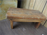 SMALL VINTAGE WOOD STEP STOOL