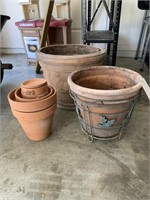 LOT OF MISC CLAY FLOWER POTS