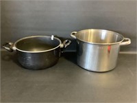 2 cooking pots 10"D x 4” & 6”h