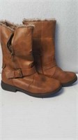 Ladies size 7 brown winter boots
