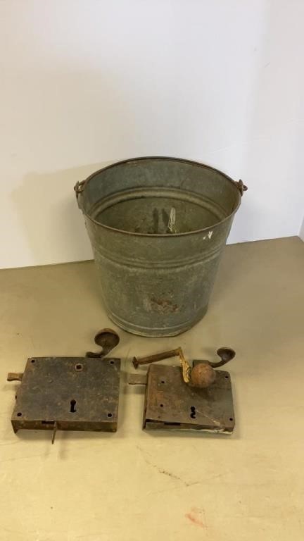 Lock parts & bucket