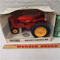 Ertl Massey- Harris 44 1/16