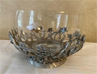 Fine Crystal Bowl in Fancy Silver Tone Stand
