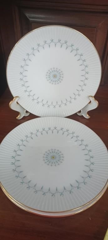 (5) 8" Baronet China Plates
Fontaine