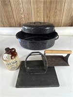 Roasting pan, 2 presses and vintage jar