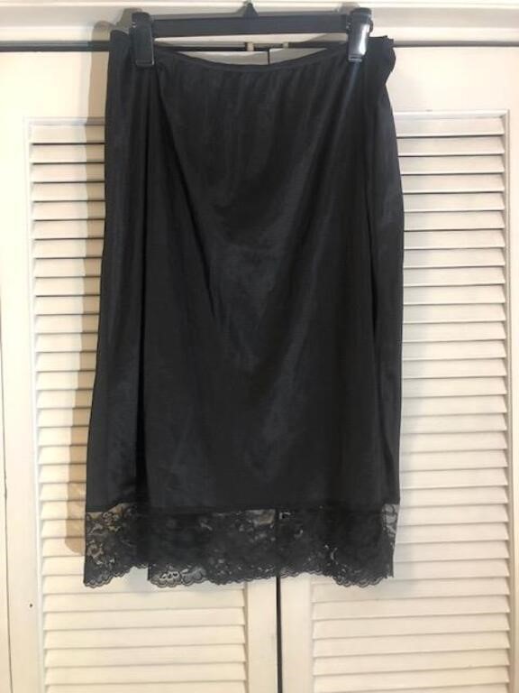 VINTAGE VASSARETTE HALF SLIP 2XL