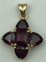 14k pendant with Garnet