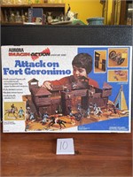1977 VTG Aurora Attack on Fort Geronimo play set