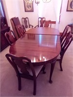 Dinning Room Table & 8 Chairs Leaves & mats