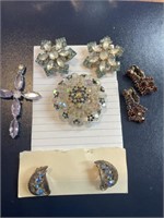 Vintage jewelry mixed lot of colors and styles