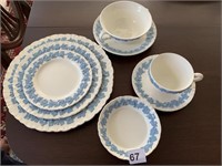 WEDGWOOD CHINA SET SERVICE FOR 12 INC DINNER