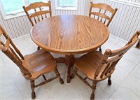 THRESHER COCHRANE TABLE 4 CHAIRS & 2 LEAVES