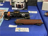 TWO VINTAGE "O" SCALE MODEL TRAIN CARS