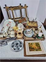 China Tea Cups, Picture Frames excreta