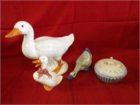 Goose figures décor.