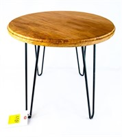 1" Maple End Table 17-3/4"D
