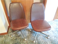 (2) Kitchen Chairs on wheels