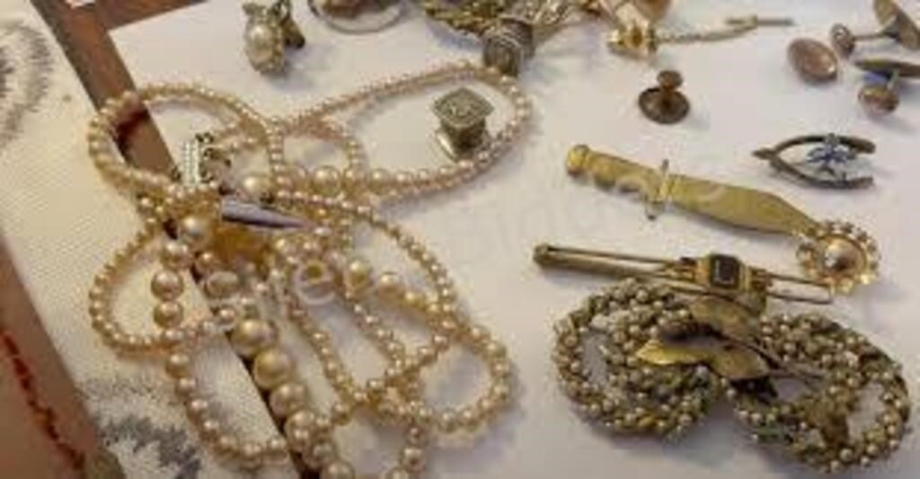 Antika - Bracelet Making Kit for Girls, Jewelry Making Kit for Girls Age  5-12, Charm Bracelet