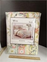 RT Designers Collection QUEEN Size QUILT, & 2