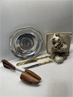 SHOE FORM, PEWTER PLATE, COMEDY BOOK END W/ CHIP