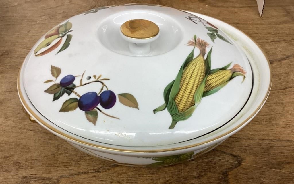 Royal Worchester Evesham covered serving bowl