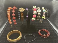12 Fashion bracelets