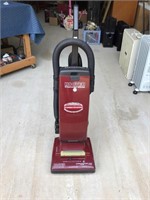 Hoover Up-Right Vacuum Cleaner Works