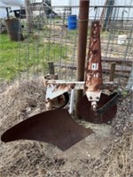 Antique Case IH 310 single plow with disc blade