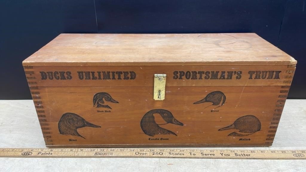Ducks Unlimited Wooden Storage Trunk (23"W x