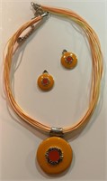 PRETTY MODERN MULIT STRAND NECKLACE & PENDENT