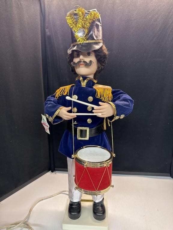 Motion-ettes Toy Soldier with Drum 
Animated 24”