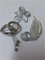 Silvertone Brooch Lot to Include Leaves and More