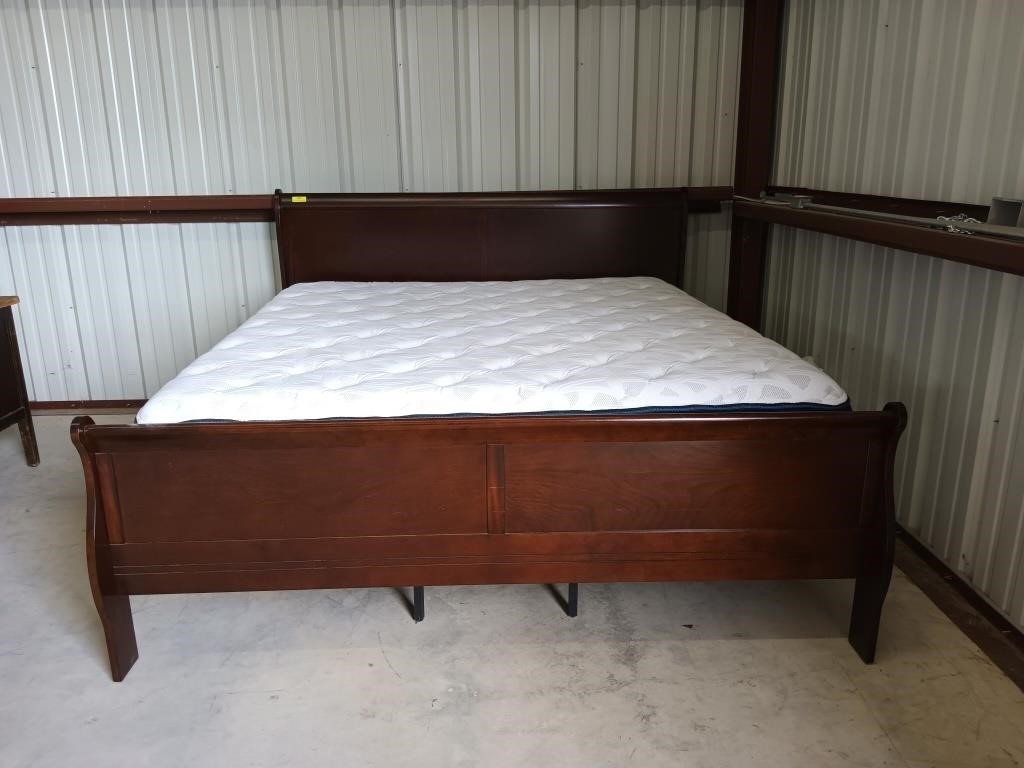 King size mahogany sleigh bed w/ comfort Care