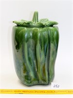 Vintage green pepper cookie jar, unmarked McCoy;