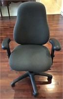 BLUE ROLLING OFFICE CHAIR