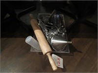 LOT, KITCHEN UTENSILS IN THIS TRAY