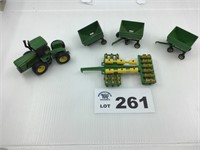 Lot of 5 - 1/64 Scale Misc Farm Equipment