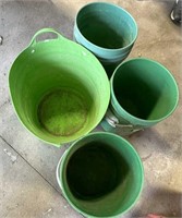 3 - 5 gallon buckets & 2 tubs