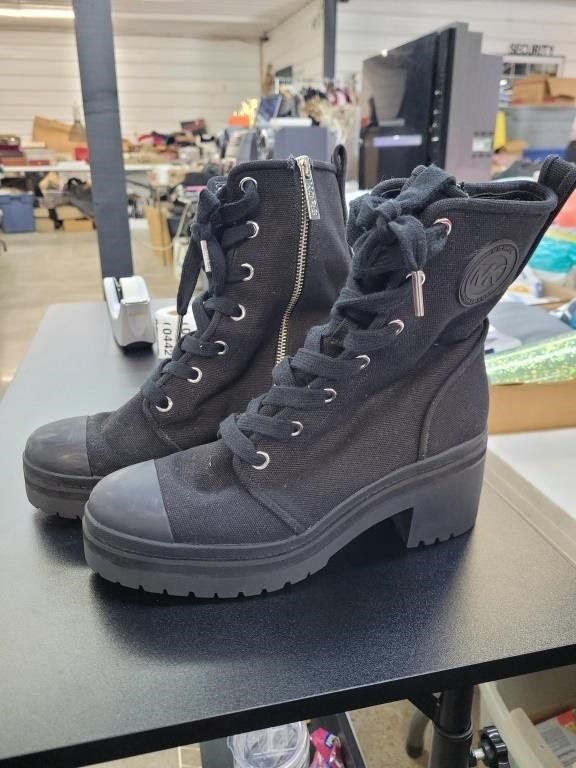 Michael Kors boots size 8.5