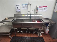 3 COMPARTMENT SINK W/ DRAINBOARD EXTENDERS & SPRAY