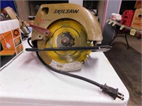 Skilsaw 7 1/4" circular saw w/ DeWalt blade