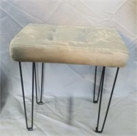 VERY COOL SMALL MAKEUP STOOL