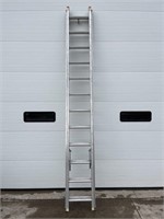 Aluminum extension ladder