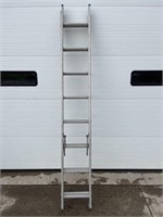 Aluminum extension ladder