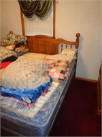 BROYHILL BED / KING SIZE - BR2