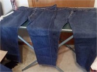 TWO PAIR OF 501 BUTTON LEVI'S 44 32