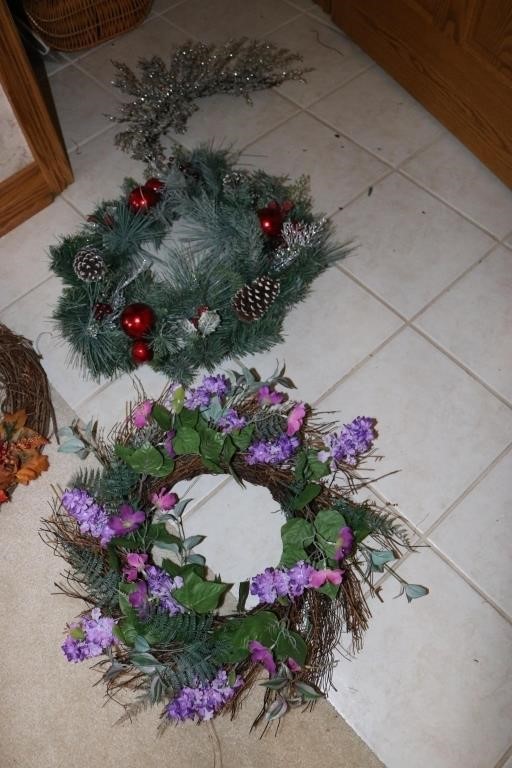 wreathes,pins & items
