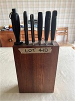 Knife block with knives