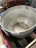 Aluminum bushel basket