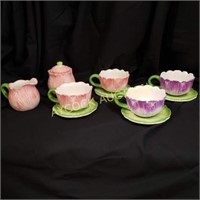 Set of tulip cups and saucers w/sugar & creamer